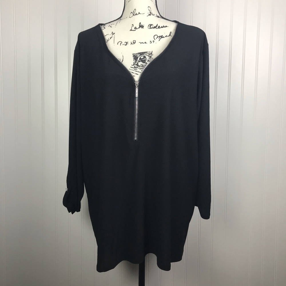 89th & Madison Black V Zipper Neck 3/4 Sleeve